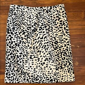 Stylish Black and White Leopard Print Skirt